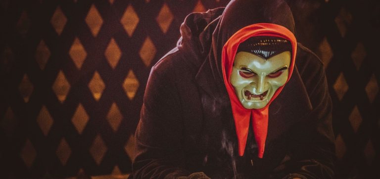 Navigating the Challenges of Synthetic Media Threats in Deepfake Phishing