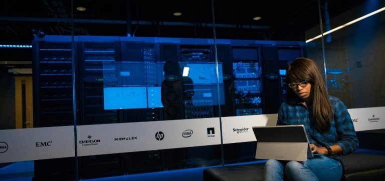 Sustainable Network Design: Aligning IT Infrastructure with ESG Goals