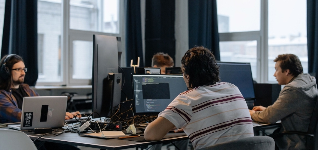 Build vs. Buy: In-House API Maintenance vs. Managed Cloud Integration Services